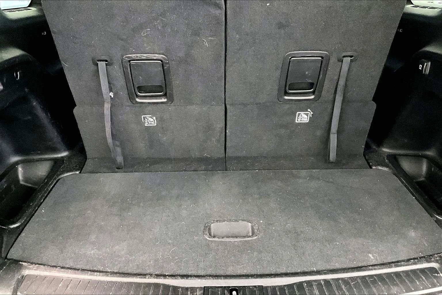 Used 2023 Jeep Grand Cherokee L Laredo image 34