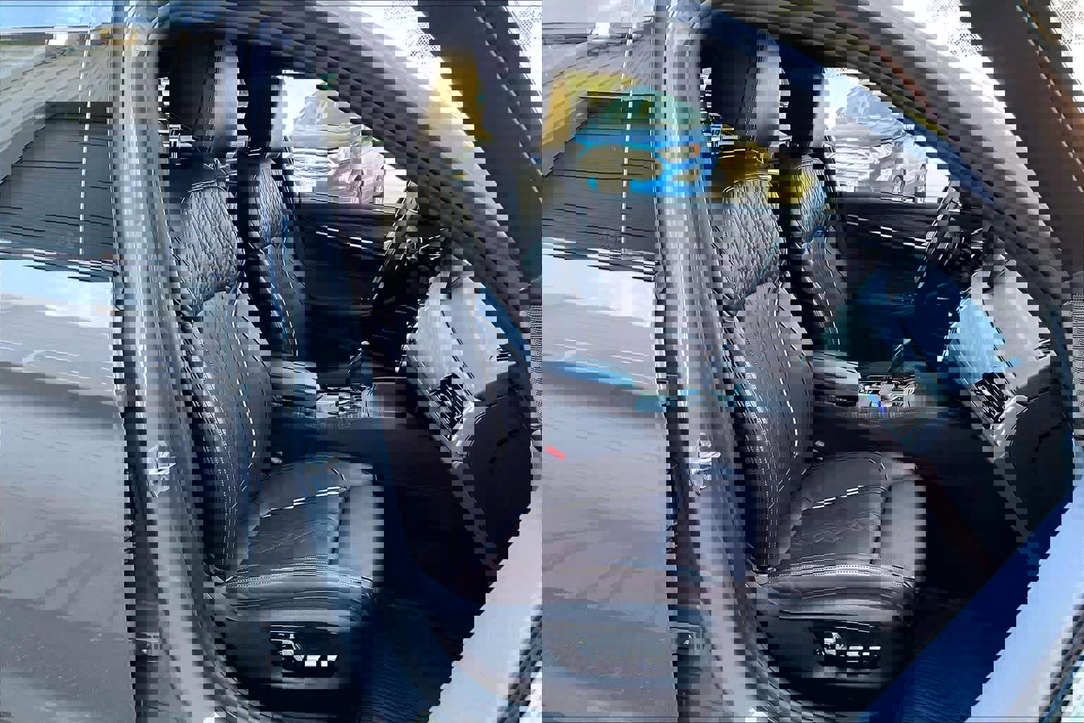 Used 2021 BMW 540i w/ M Sport Package image 12