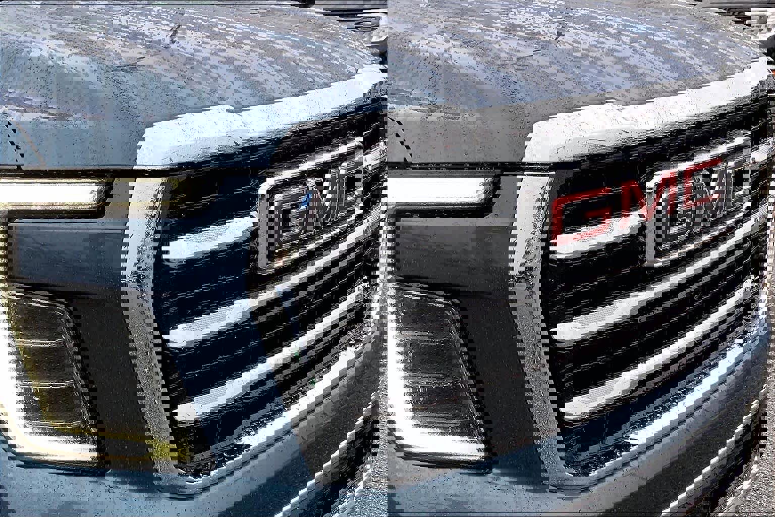 Used 2025 GMC Yukon XL Elevation image 28