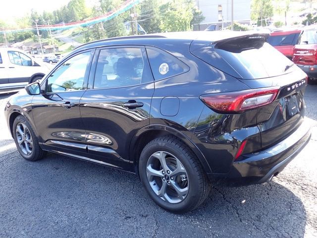 Certified 2023 Ford Escape ST-Line w/ Equipment Group 301A FWD image 4