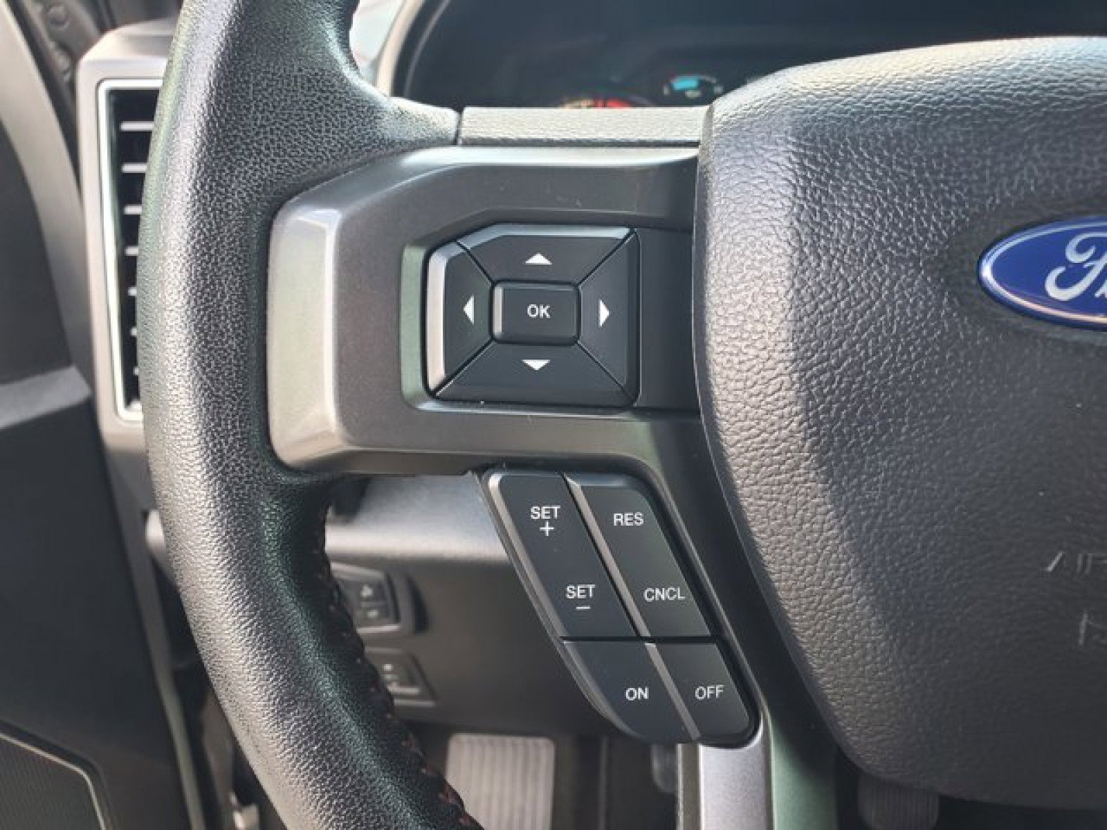 Certified 2019 Ford F150 Lariat image 17