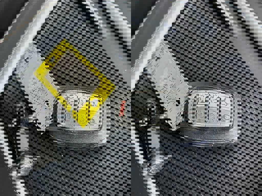 Used 2024 Chrysler Pacifica Touring-L image 22