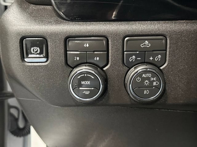 Used 2025 Chevrolet Silverado 2500 LT w/ Convenience Package AWD/4WD image 17