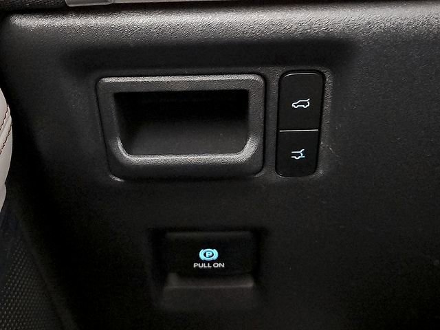 Certified 2025 Ford Expedition Active image 28