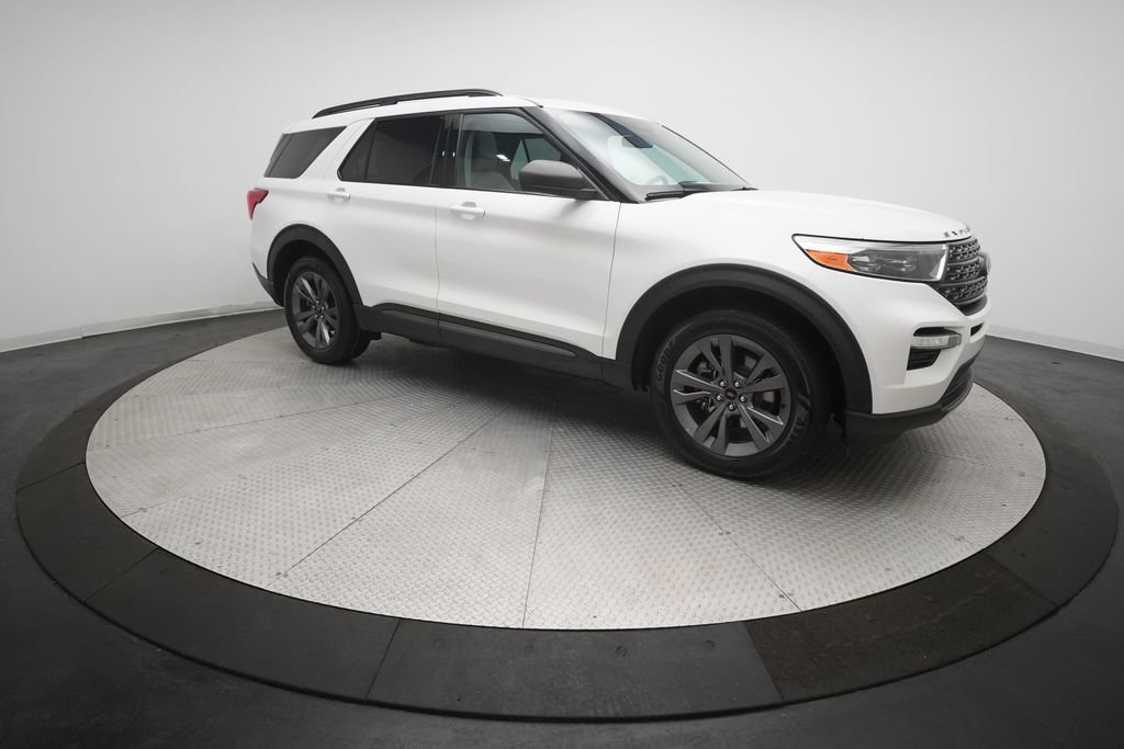 Certified 2021 Ford Explorer XLT w/ Equipment Group 202A AWD/4WD image 37