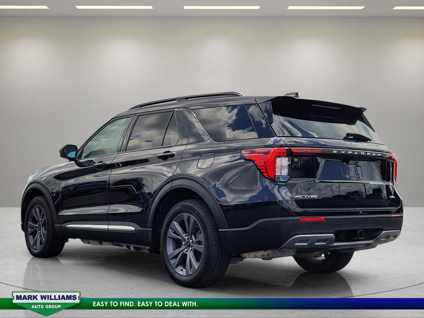 Certified 2025 Ford Explorer Active w/ Active Comfort Package AWD/4WD image 6
