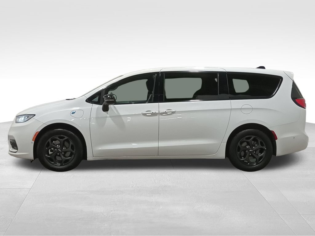 Used 2024 Chrysler Pacifica Limited FWD image 8
