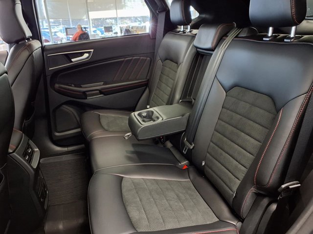 Certified 2024 Ford Edge ST-Line image 10