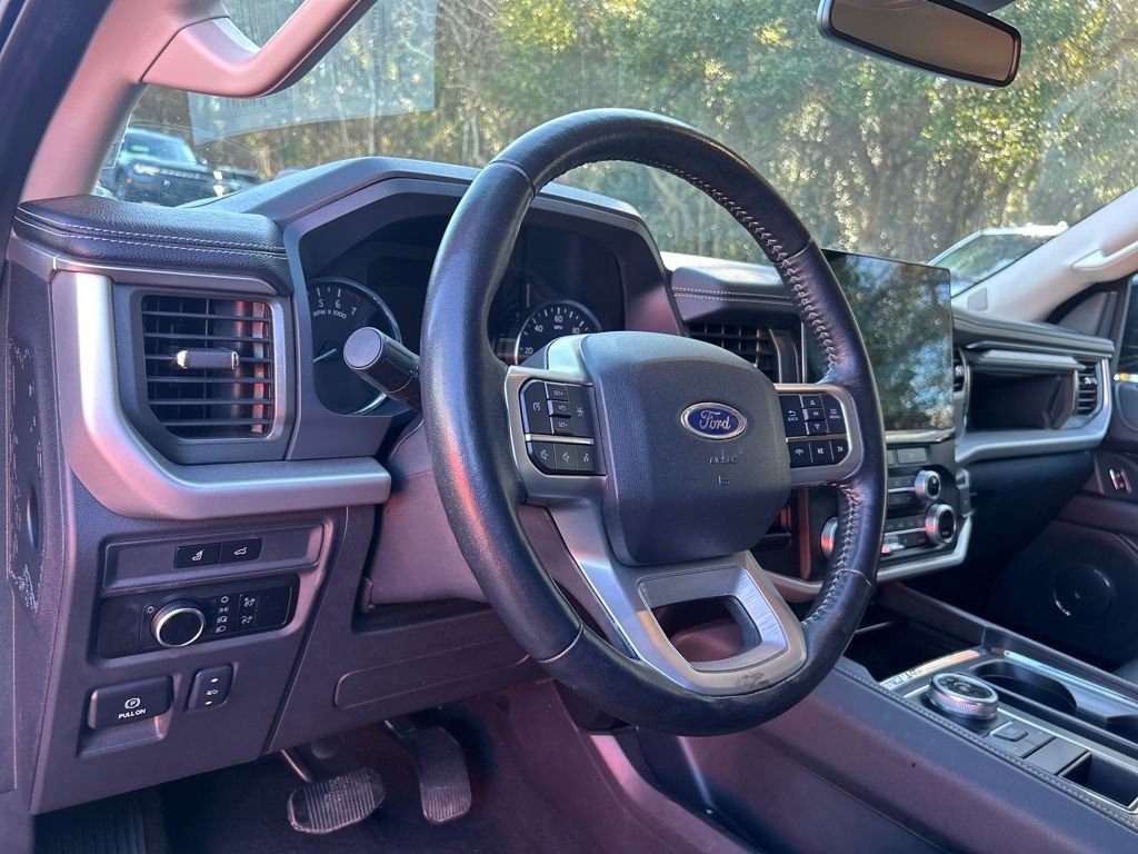 Certified 2024 Ford Expedition XLT image 10