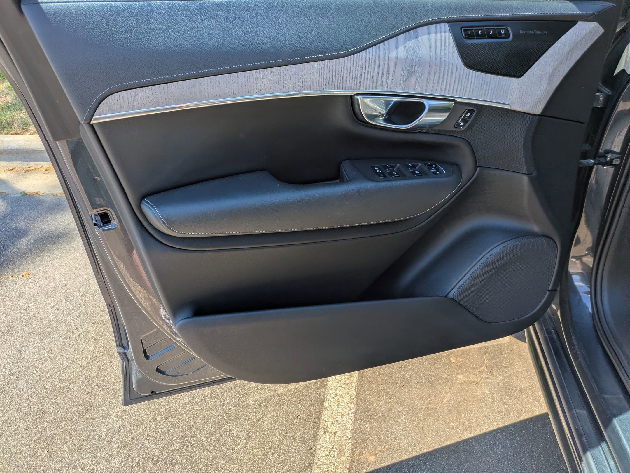 Used 2022 Volvo XC90 T6 Inscription w/ Advanced Package image 10