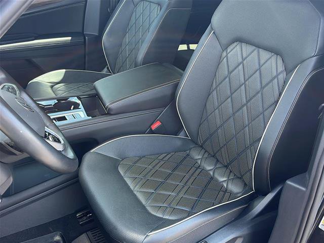 Used 2024 Volkswagen Atlas SEL Premium R-Line AWD/4WD image 12