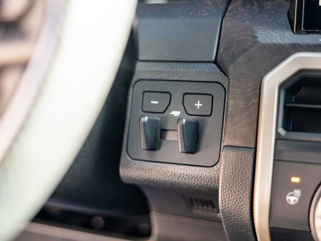 Used 2025 Toyota Tacoma Limited AWD/4WD image 33