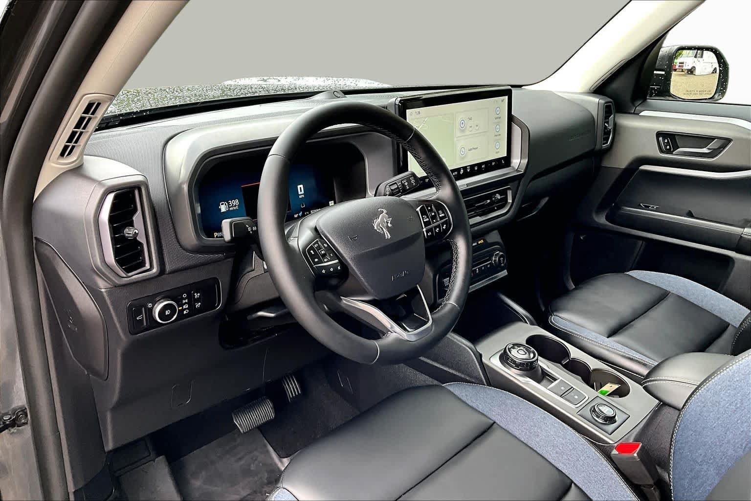 Certified 2025 Ford Bronco Sport Outer Banks w/ Outer Banks Tech Package+ AWD/4WD image 18