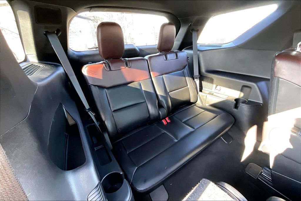 Certified 2020 Ford Explorer Platinum w/ Premium Technology Package image 26