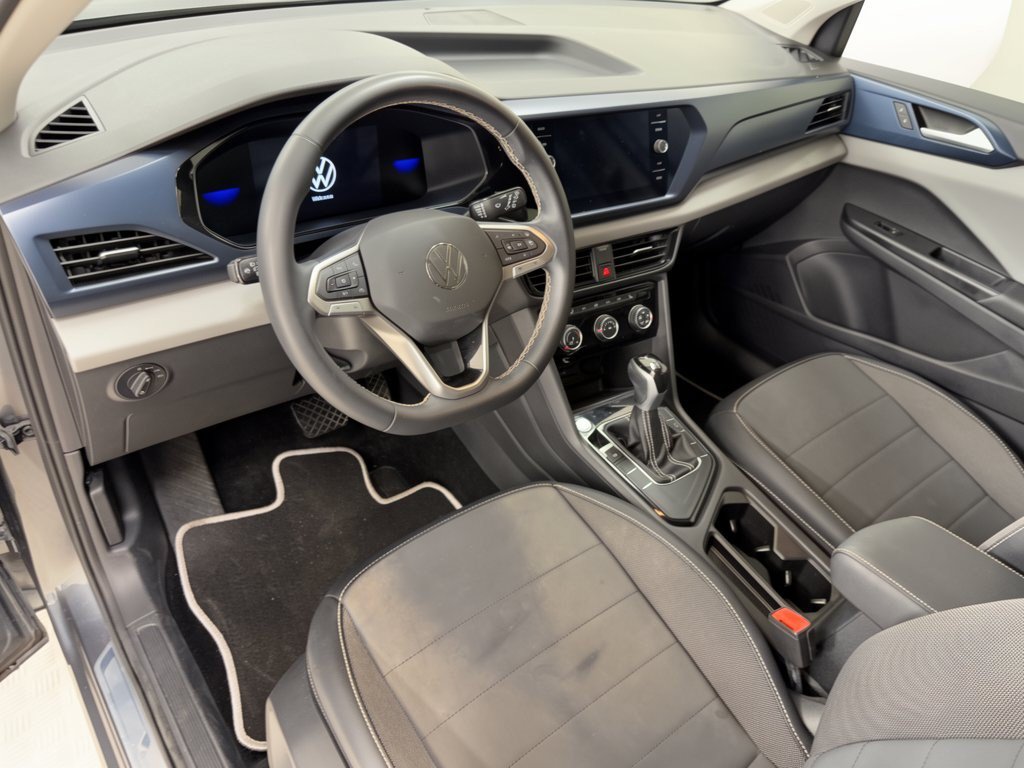 Used 2023 Volkswagen Taos SE FWD image 4