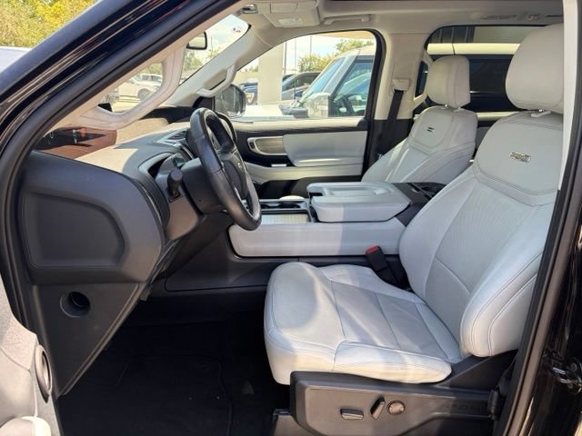Certified 2025 Ford Expedition Platinum AWD/4WD image 13