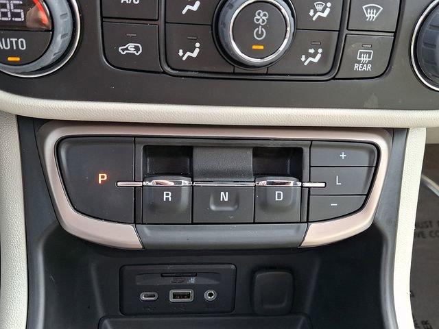 Used 2023 GMC Terrain Denali w/ Denali Premium Package AWD/4WD image 15