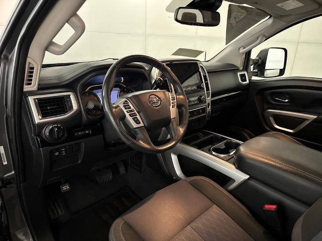 Used 2021 Nissan Titan SV w/ SV Convenience Package image 4