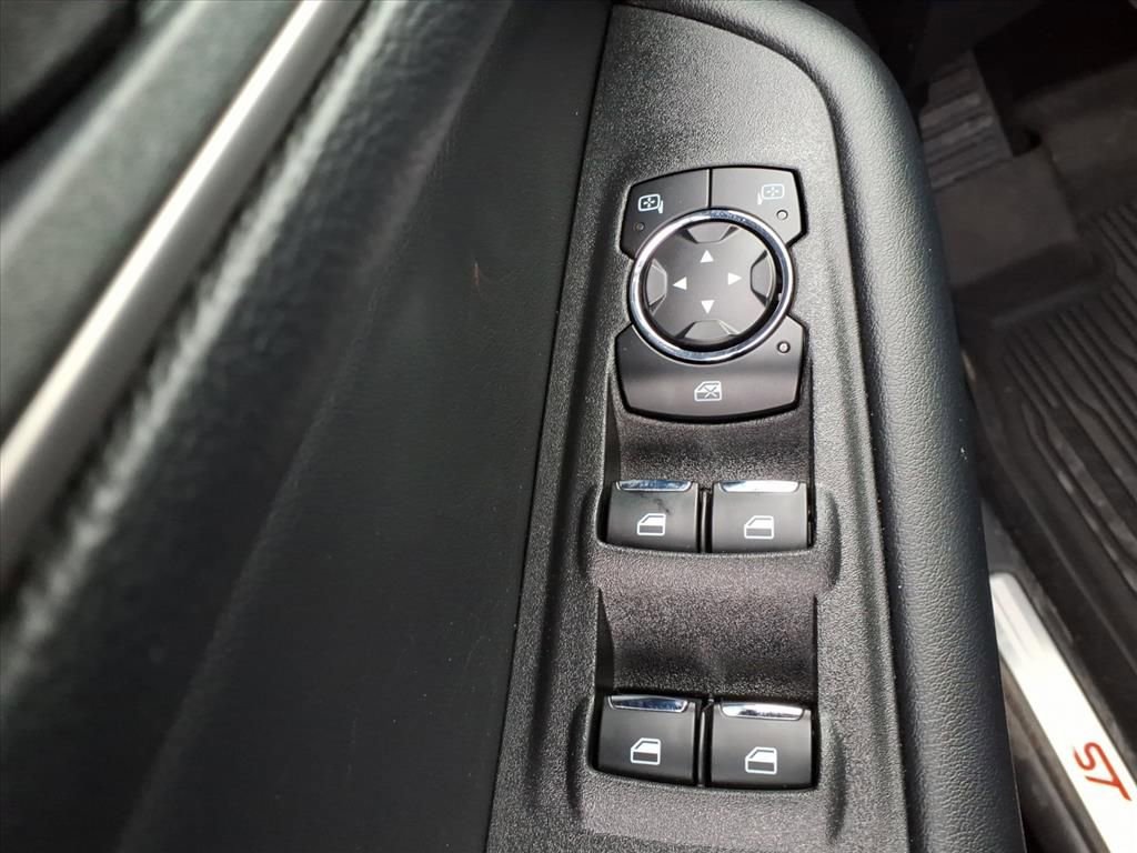 Certified 2024 Ford Edge ST-Line w/ Class II Trailer Tow Package image 19