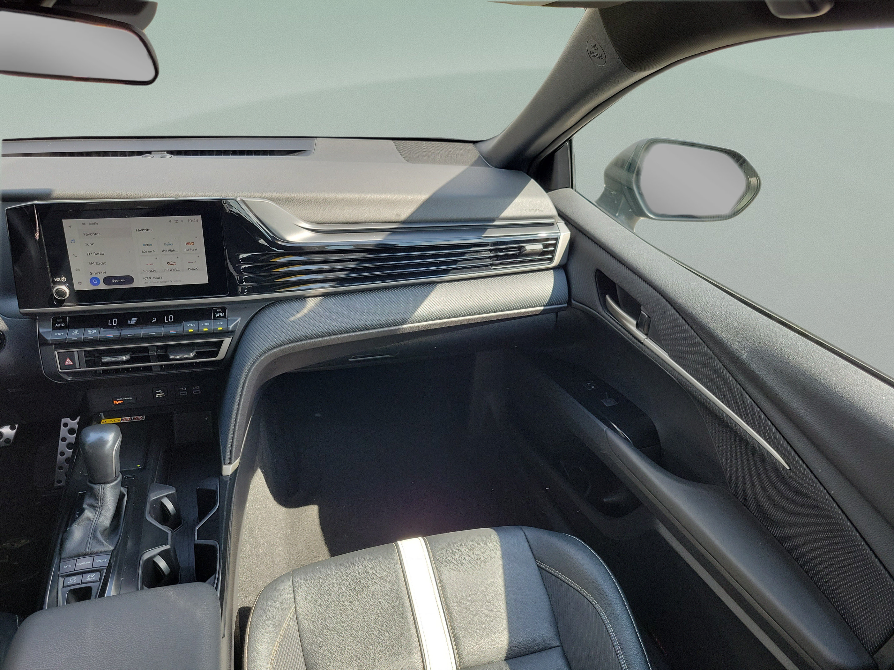 Used 2025 Toyota Camry SE FWD image 7