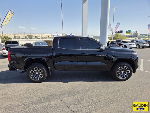 Used 2024 Chevrolet Colorado LT w/ LT Convenience Package III RWD image 8