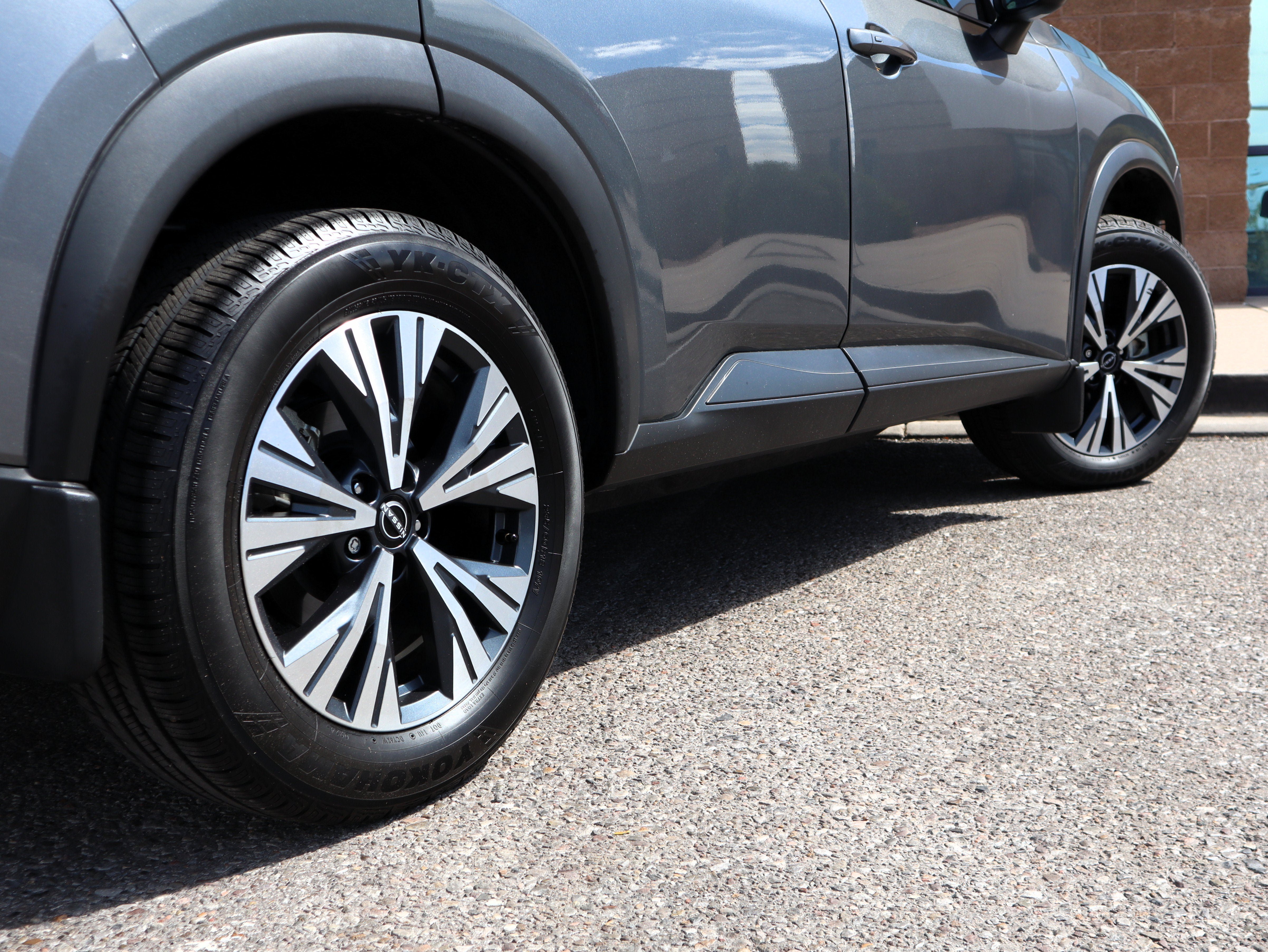 Used 2023 Nissan Rogue SV AWD/4WD image 11