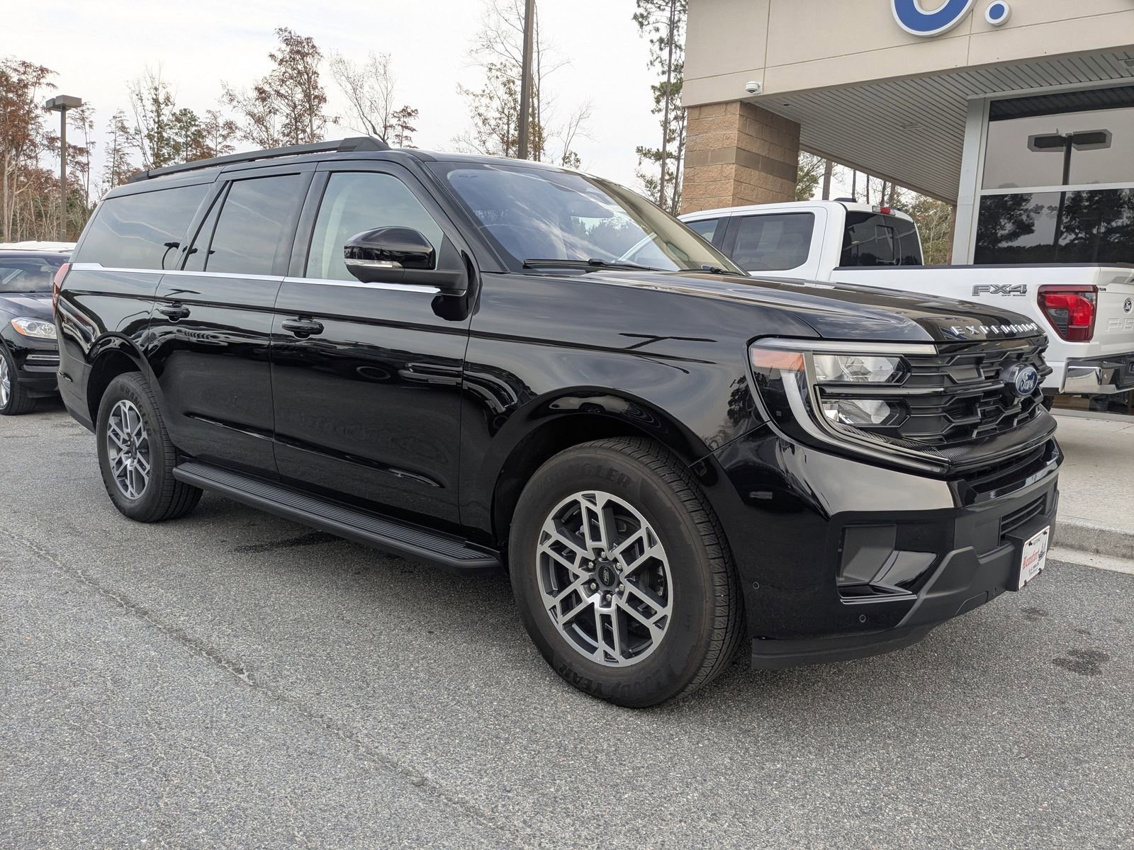 Certified 2025 Ford Expedition Max Active image 8