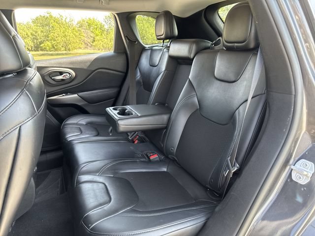 Used 2019 Jeep Cherokee Latitude Plus FWD image 22