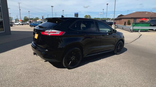 Certified 2024 Ford Edge ST-Line w/ Class II Trailer Tow Package AWD/4WD image 9