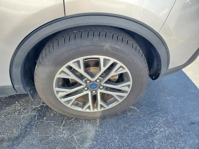 Certified 2020 Ford Escape SEL image 8