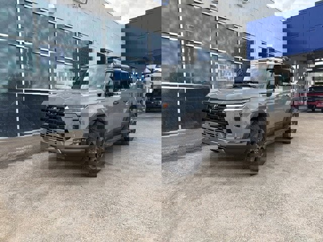 Used 2024 Lexus GX 550 image 4