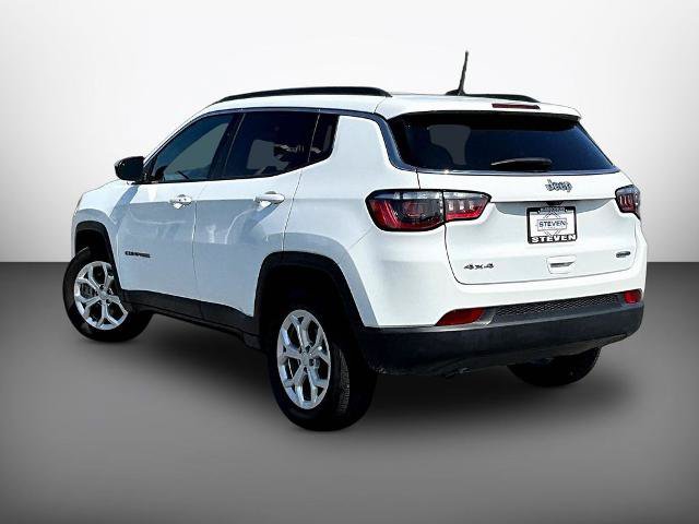 Used 2024 Jeep Compass Latitude AWD/4WD image 4