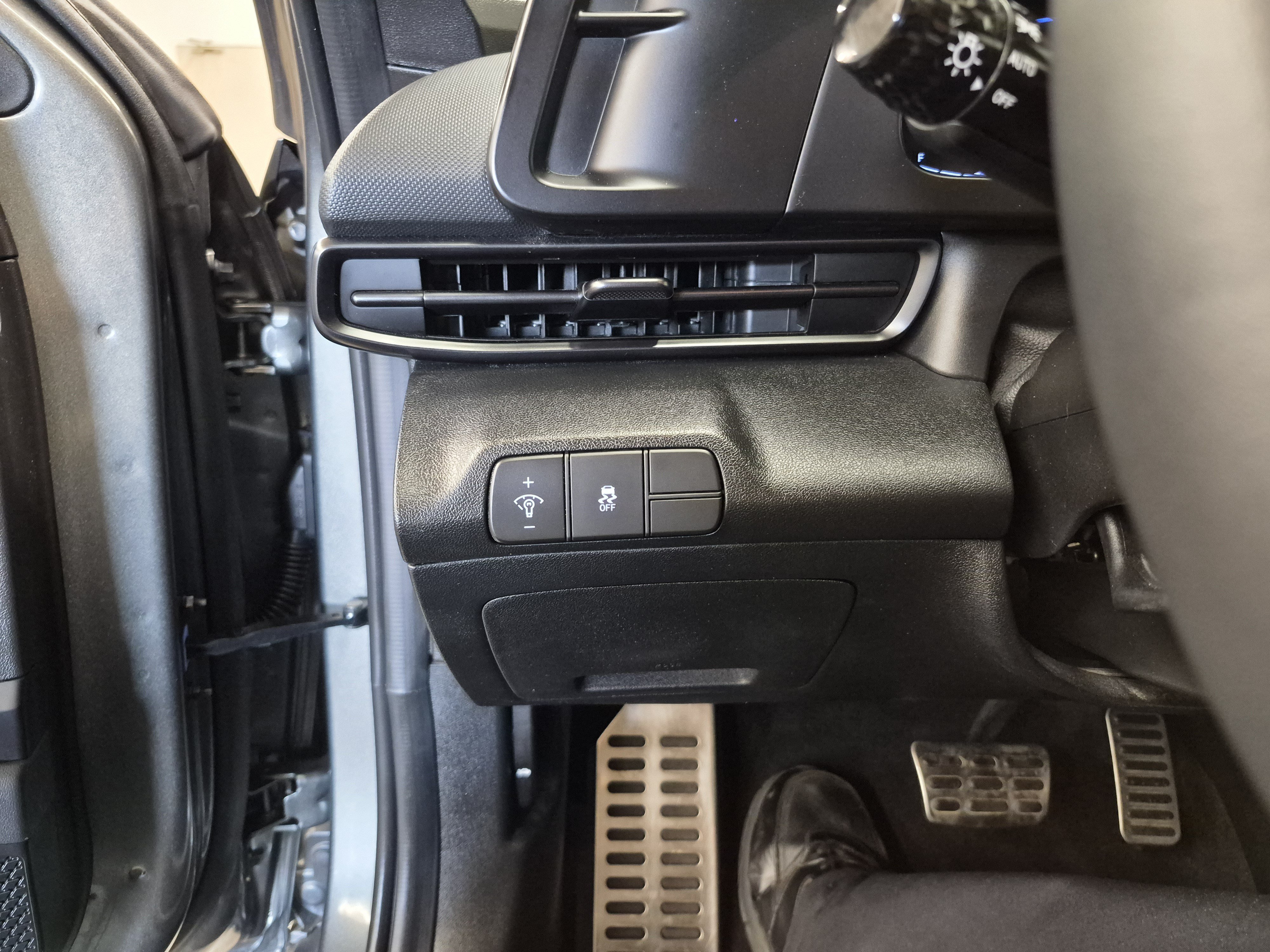 Used 2026 Hyundai Elantra Sport FWD image 21