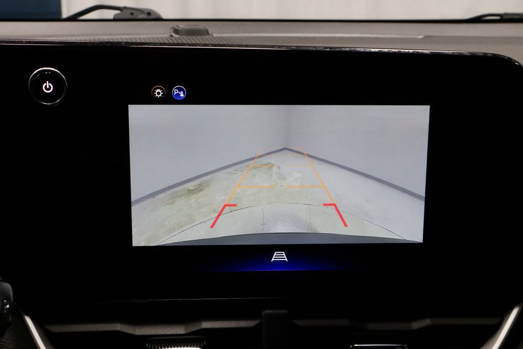 Used 2025 Chevrolet Equinox LT FWD image 2