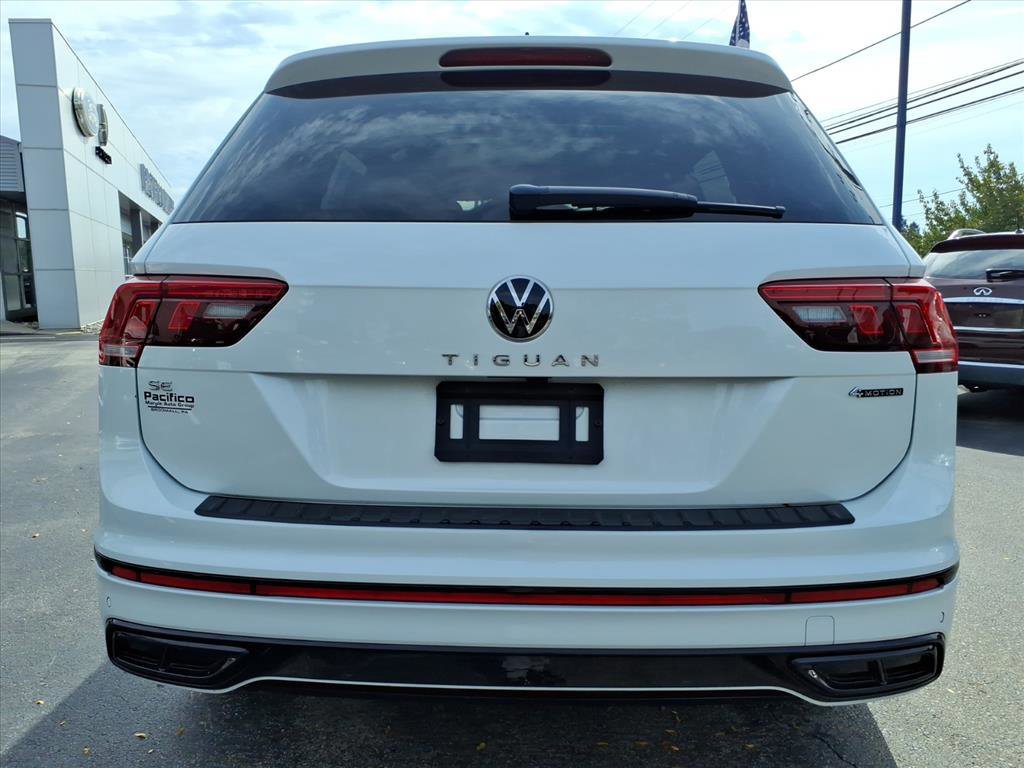 Used 2024 Volkswagen Tiguan SE R-Line image 4