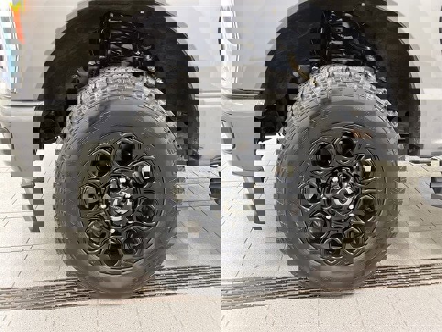 Certified 2024 Ford F250 Lariat w/ Black Appearance Package image 10