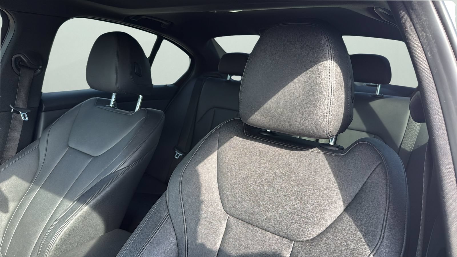 Used 2019 BMW 330i xDrive Sedan AWD/4WD image 6