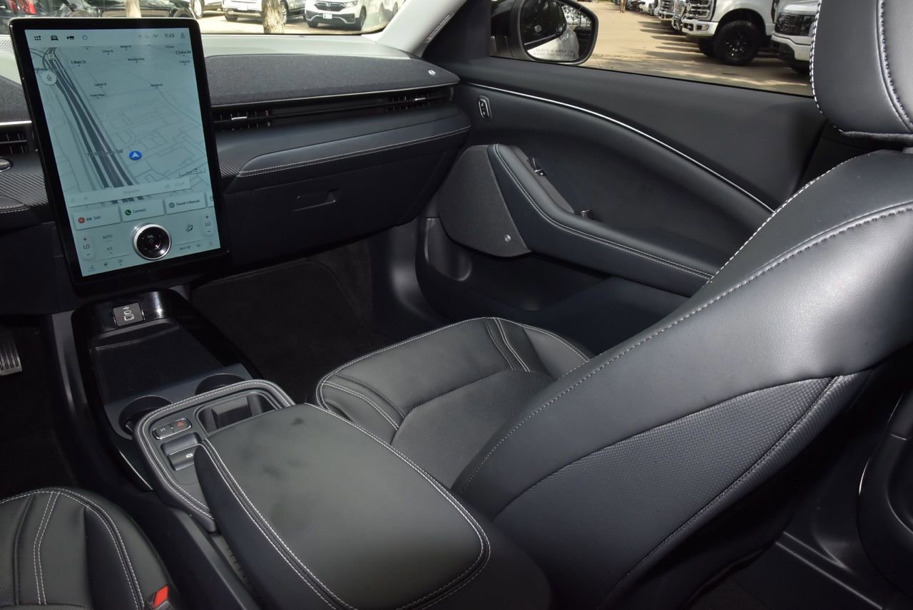 Certified 2025 Ford Mustang Mach-E Premium image 18