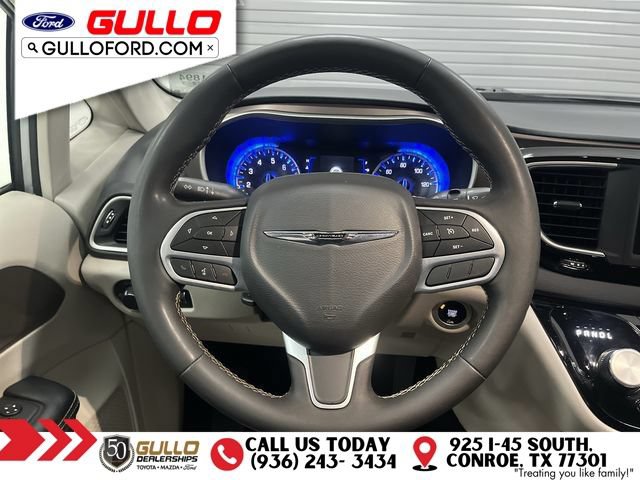 Used 2023 Chrysler Voyager LX FWD image 13