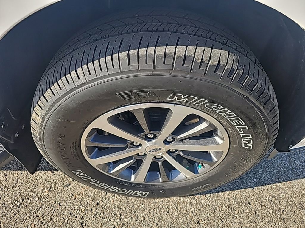 Certified 2020 Ford Expedition XLT image 40