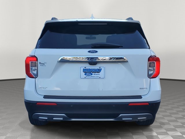 Certified 2020 Ford Explorer XLT w/ Equipment Group 202A image 3