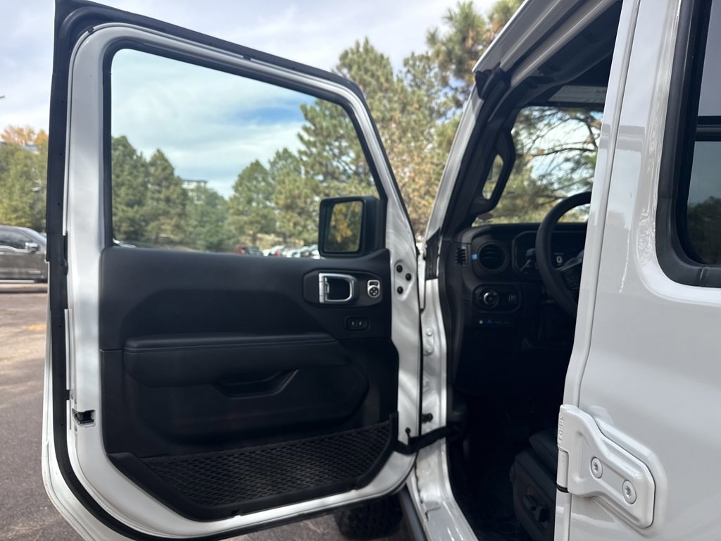 Used 2024 Jeep Wrangler Unlimited Rubicon 4xe image 9