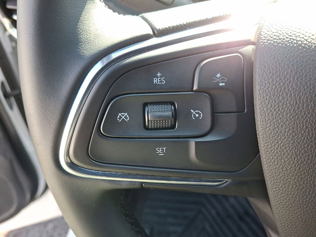 Used 2025 Buick Envista Sport Touring w/ Convenience II Package image 17