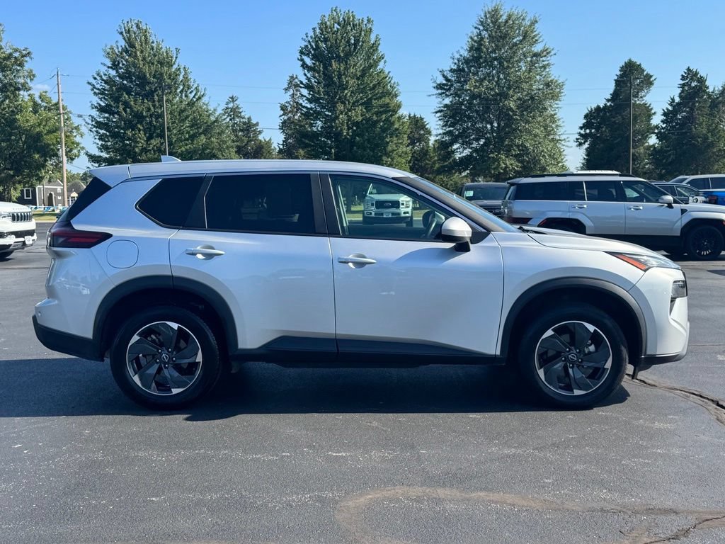 Used 2025 Nissan Rogue SV FWD image 20