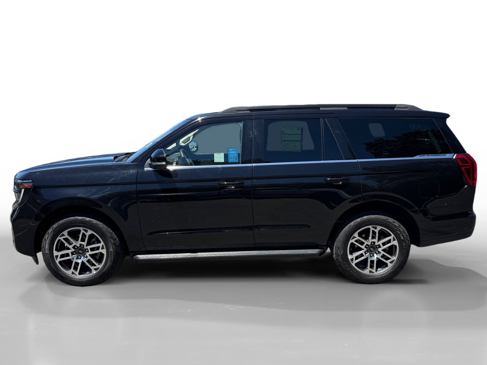 Certified 2025 Ford Expedition Active AWD/4WD image 2