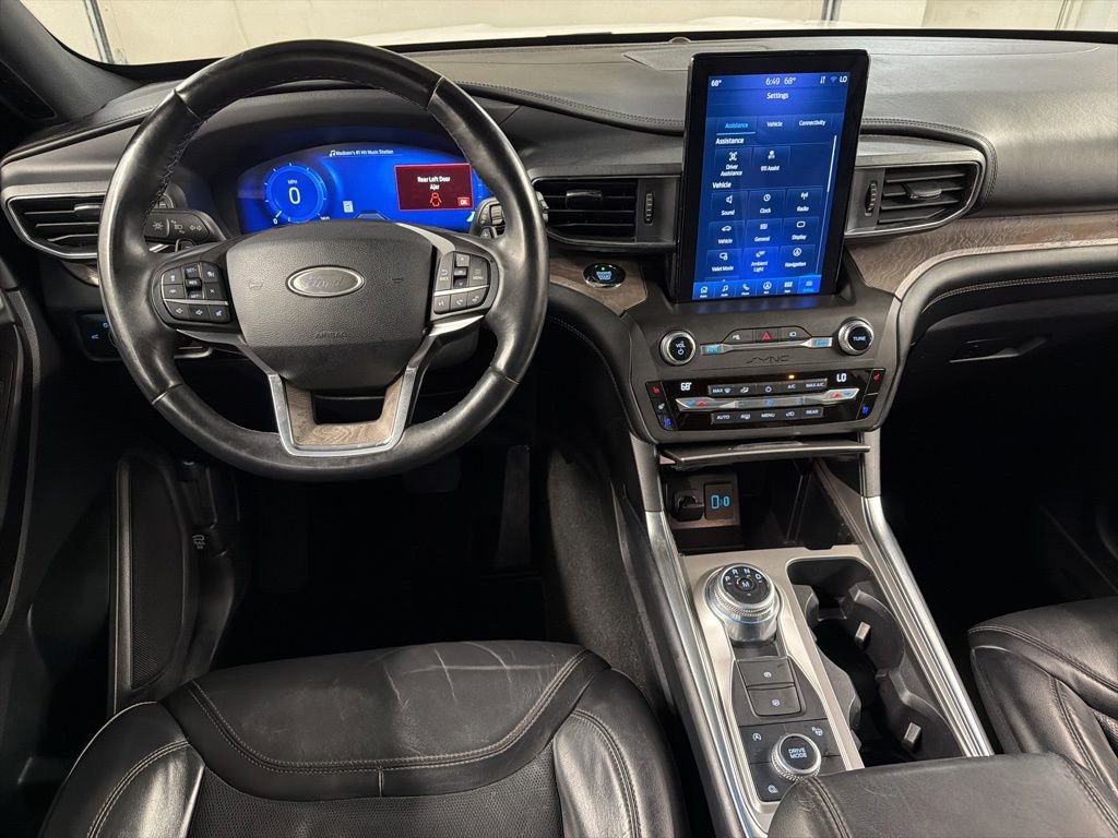 Certified 2020 Ford Explorer Platinum w/ Premium Technology Package AWD/4WD image 8
