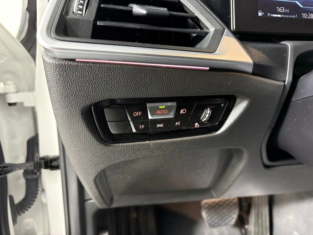 Used 2023 BMW 330i xDrive Sedan w/ Premium Package image 14