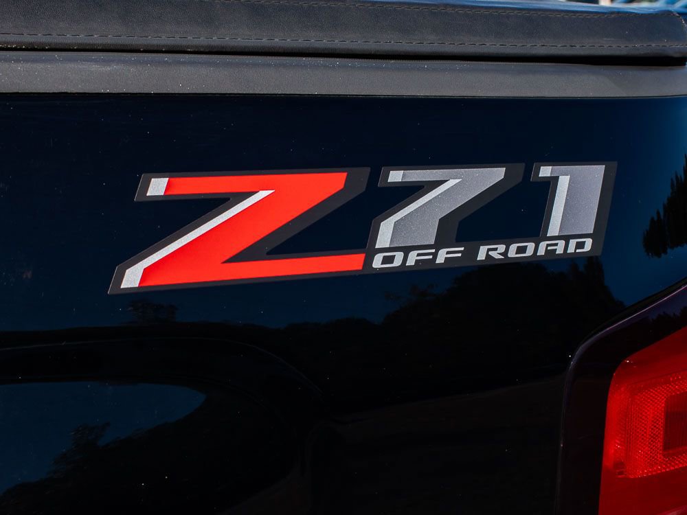 Used 2018 Chevrolet Silverado 1500 LT w/ Redline Edition image 10