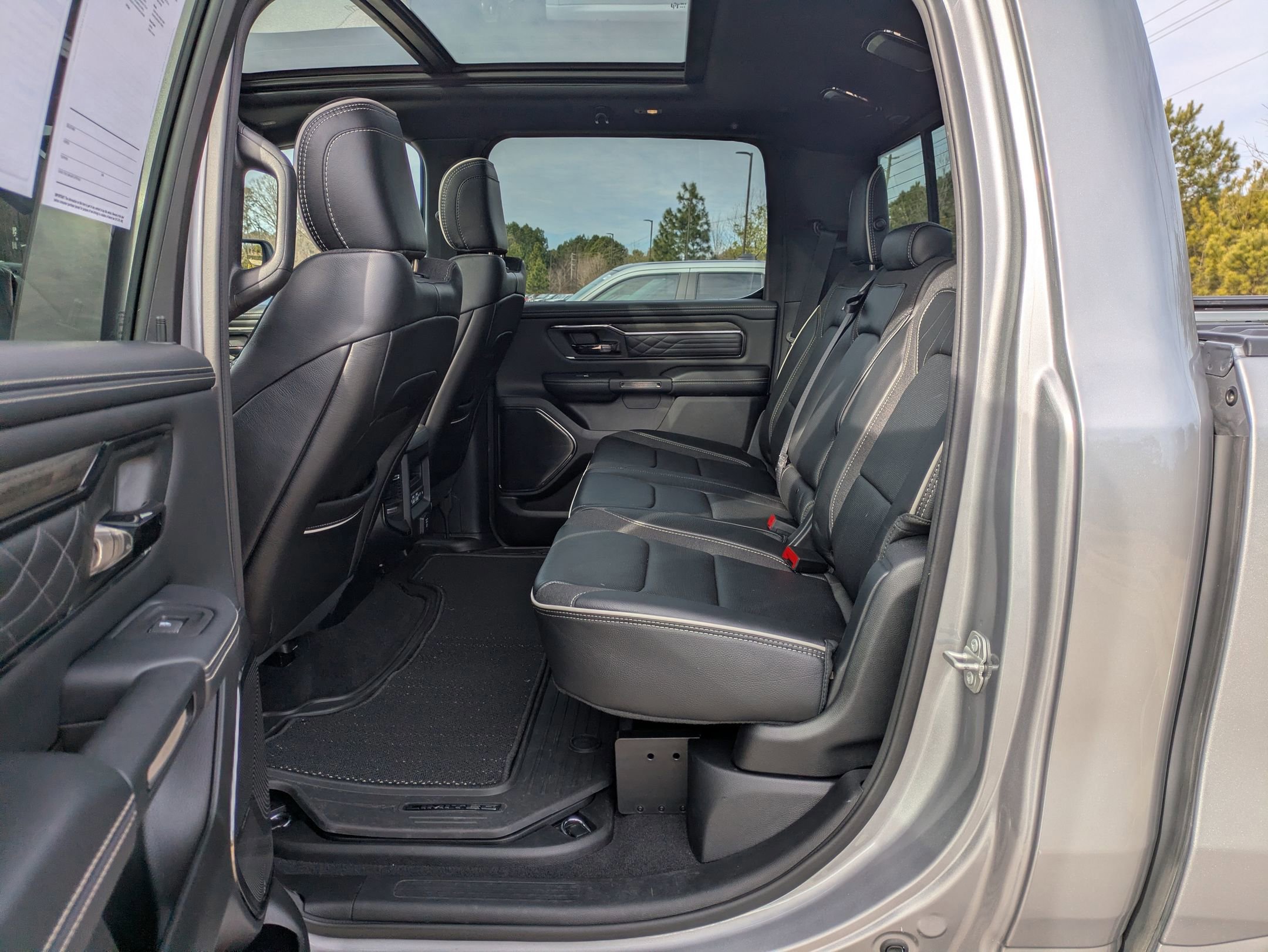 Used 2025 RAM 1500 Limited image 30