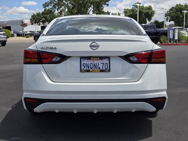 Used 2025 Nissan Altima 2.5 SV FWD image 5